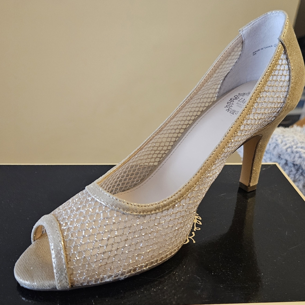 Gold high heals size 8.5